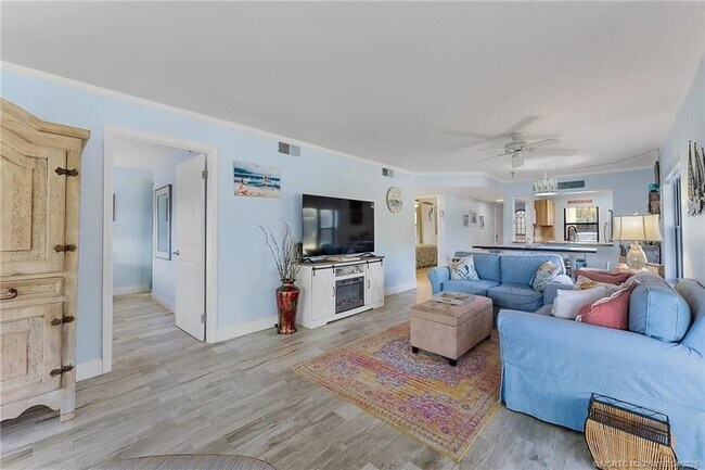 Building Photo - 7370 S Ocean Dr