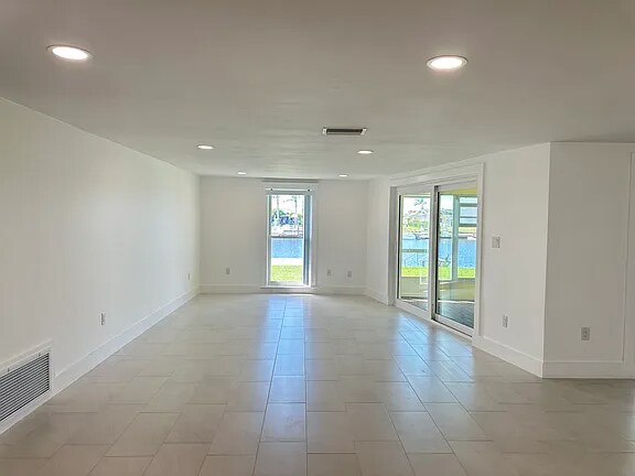 Building Photo - 5401 Leeward Ln