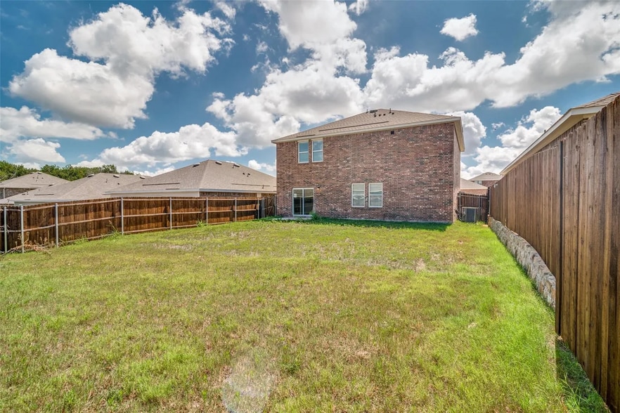 Building Photo - 731 Yorkshire Dr