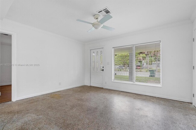 Building Photo - 5272 N Andrews Ave