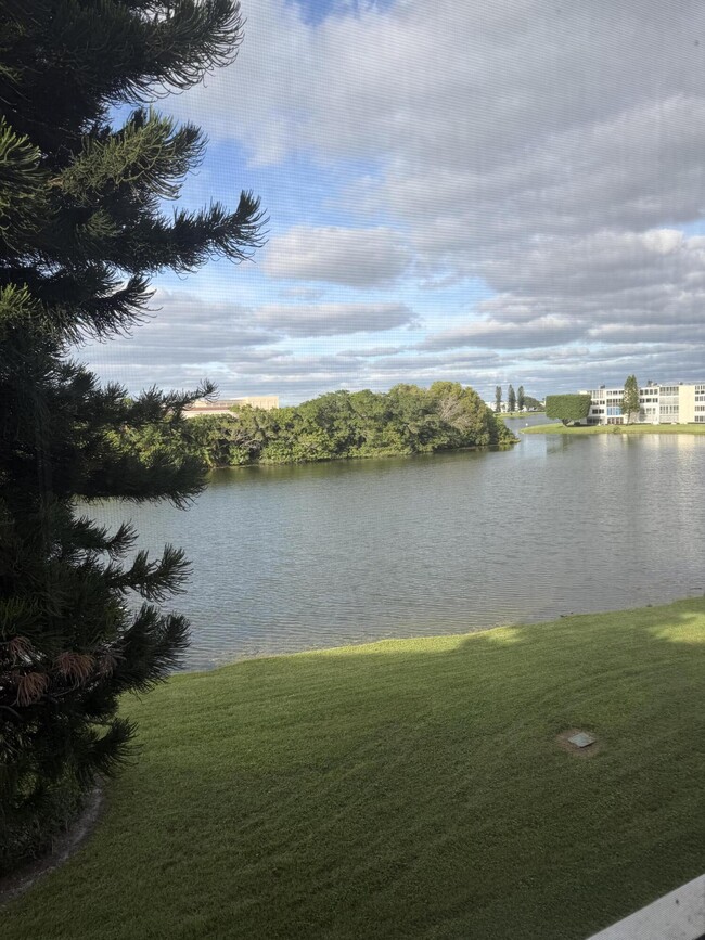 Primary Photo - 3062 Ainslie Dr