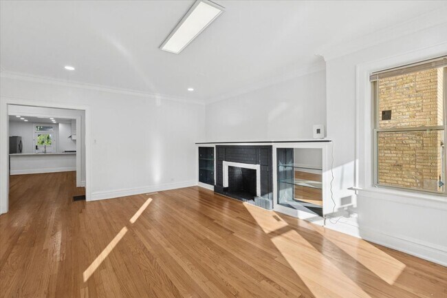 Building Photo - 5412 N Kimball Ave