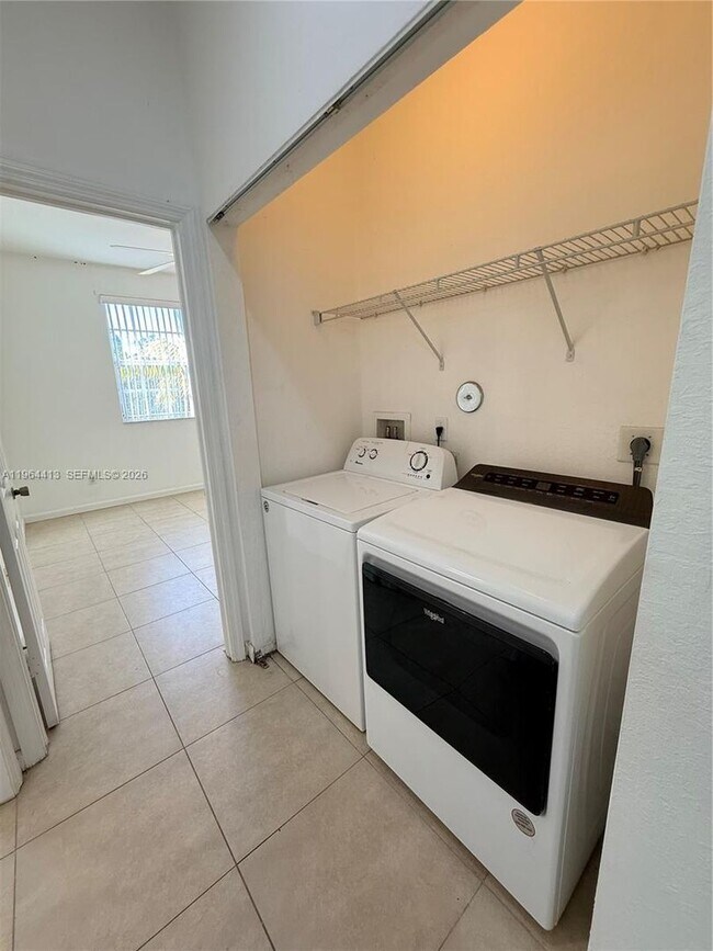 Building Photo - 2117 NE 7th St