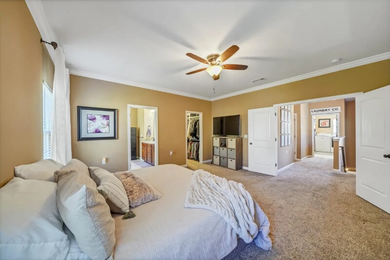 Building Photo - 122 Big Oaks Ln