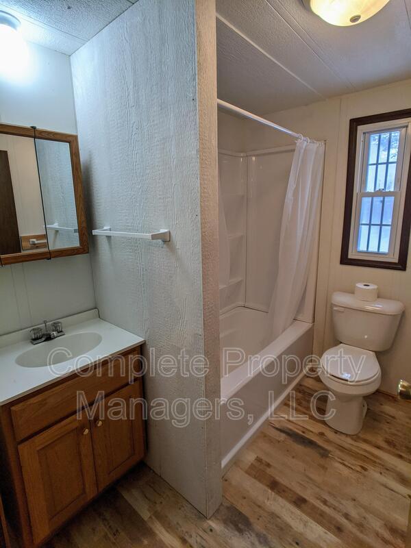 Building Photo - 1101 E 18 1/2 St