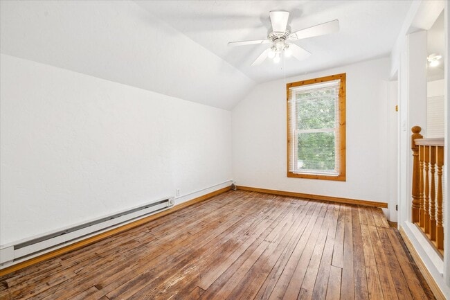 Building Photo - Charming 1-bedroom with office, 1-bathroom...