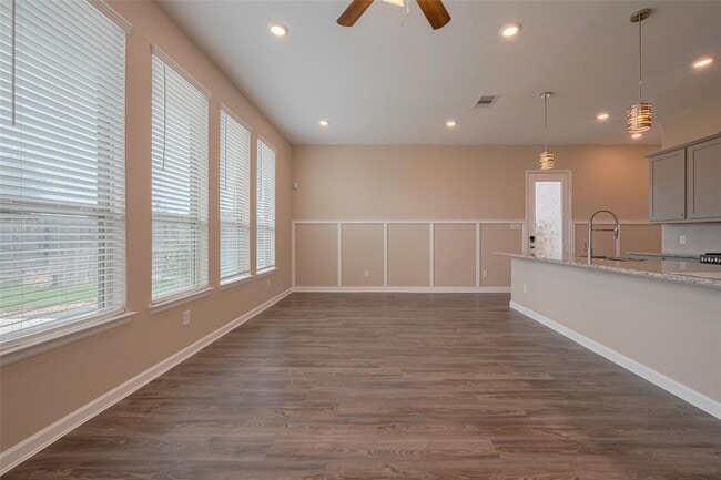Building Photo - 4046 Balboa Dr
