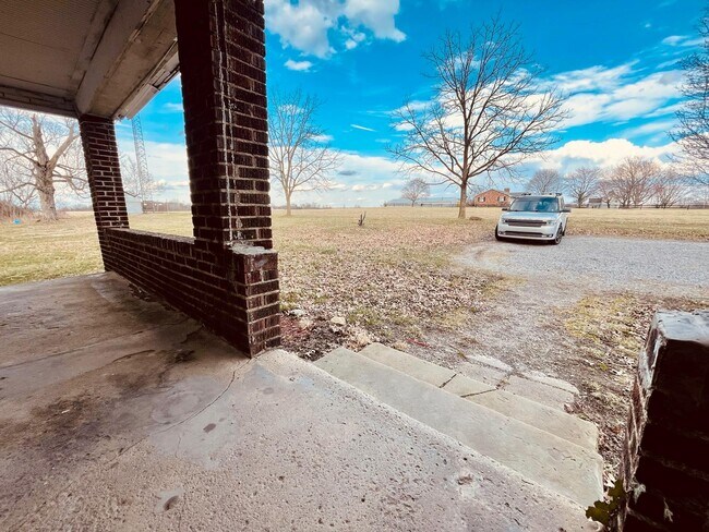 Building Photo - 1803 Harlansburg Rd