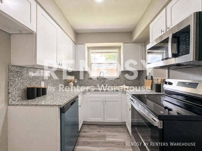 Building Photo - 4537 Dakota St