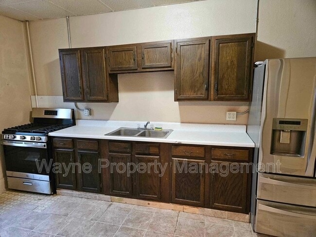 Building Photo - 546 2nd St