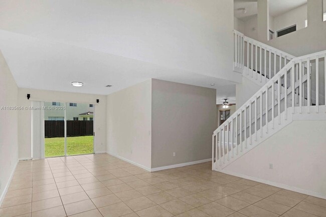 Building Photo - 1909 SE 22nd Ct