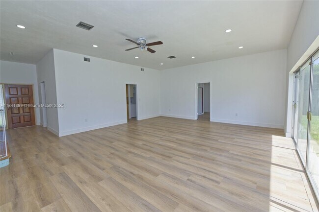 Building Photo - 1411 SW 82nd Ct
