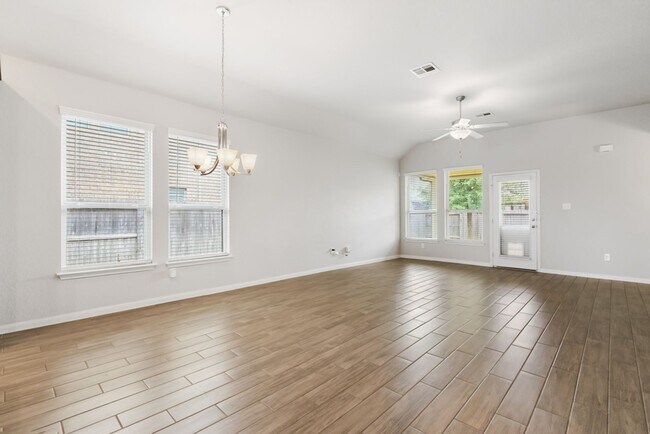 Building Photo - 2033 Market Trl
