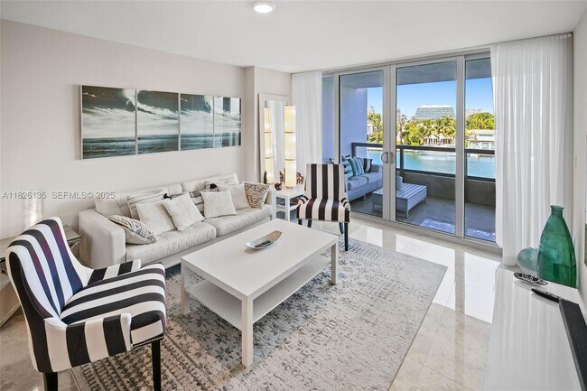 Building Photo - 9261 E Bay Harbor Dr