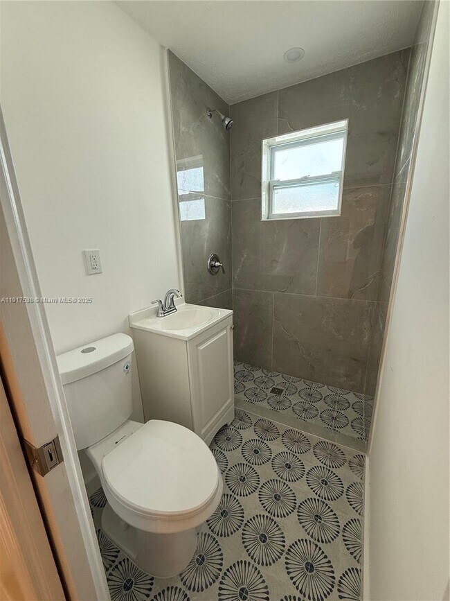 Building Photo - 22020 SW 114th Ave