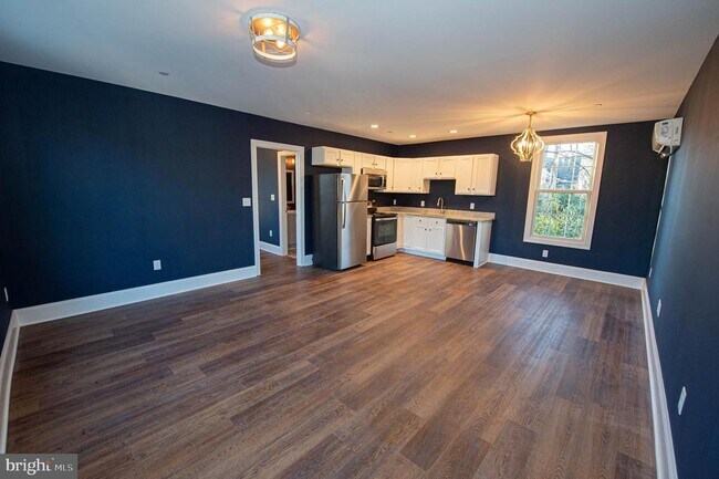 Building Photo - 106 Colonial Ct