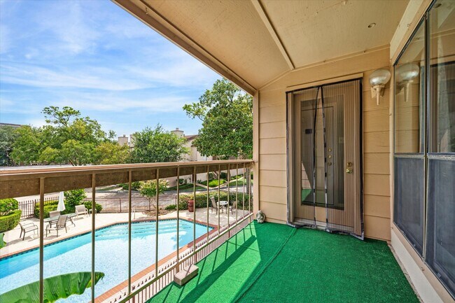 Building Photo - 2125 Augusta Dr