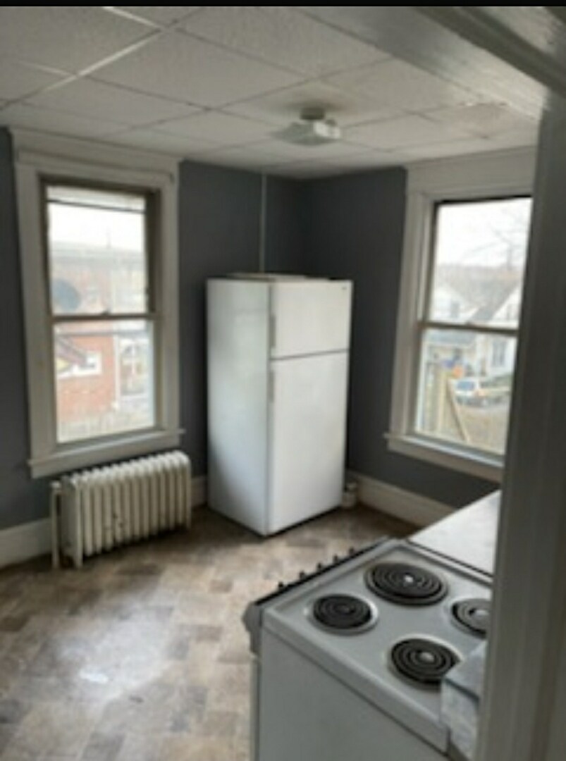 Kitchen - 2345 Derry St