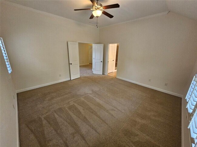 Building Photo - 2104 McFarlin Ln