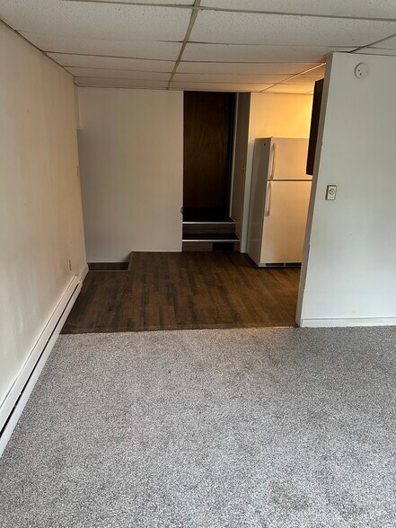 Building Photo - 305 W Railroad St