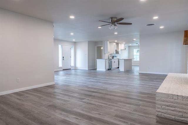 Building Photo - 6070 Wonder Dr