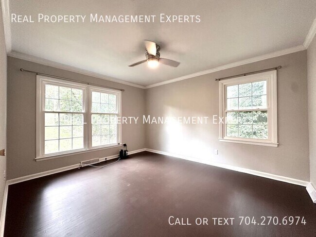 Building Photo - 3311 Tyrone Dr