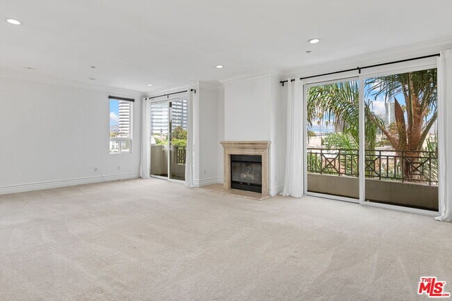 Building Photo - 1337 Wellesley Ave