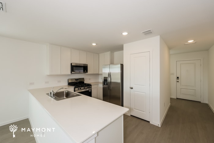 Building Photo - 3021 Tooley Dr