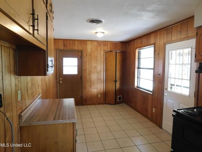 Building Photo - 7858 Cherry Valley Blvd