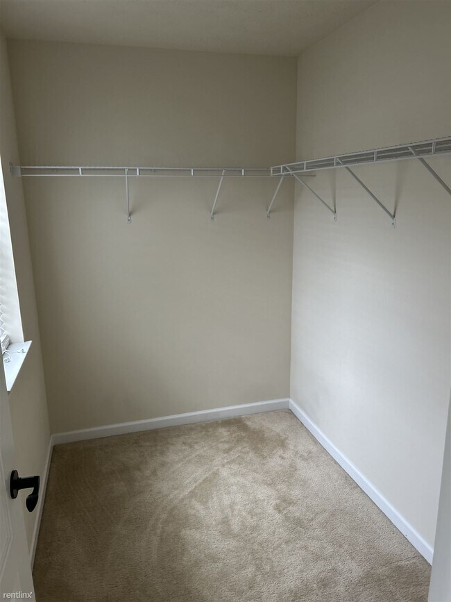 Building Photo - 4 br, 3.5 bath Townhome - 120 Robert Street