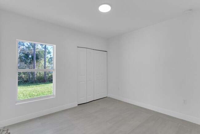 Building Photo - 5224 29th St SW