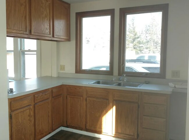 Kitchen - 314 E Hickory St