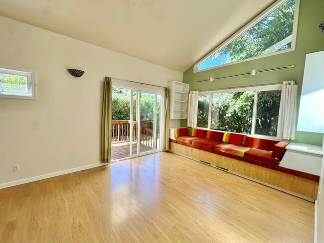 Building Photo - Lovely 3bd+/2ba Home in San Rafael