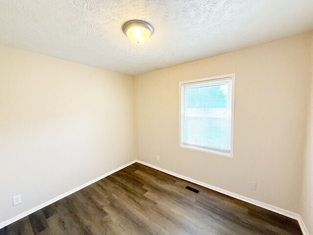 Building Photo - 2726 N Routiers Ave
