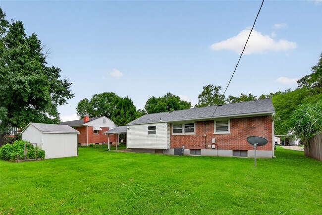 Building Photo - 45 Barton Pl