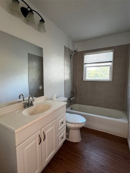 Building Photo - 3612 Earle Dr