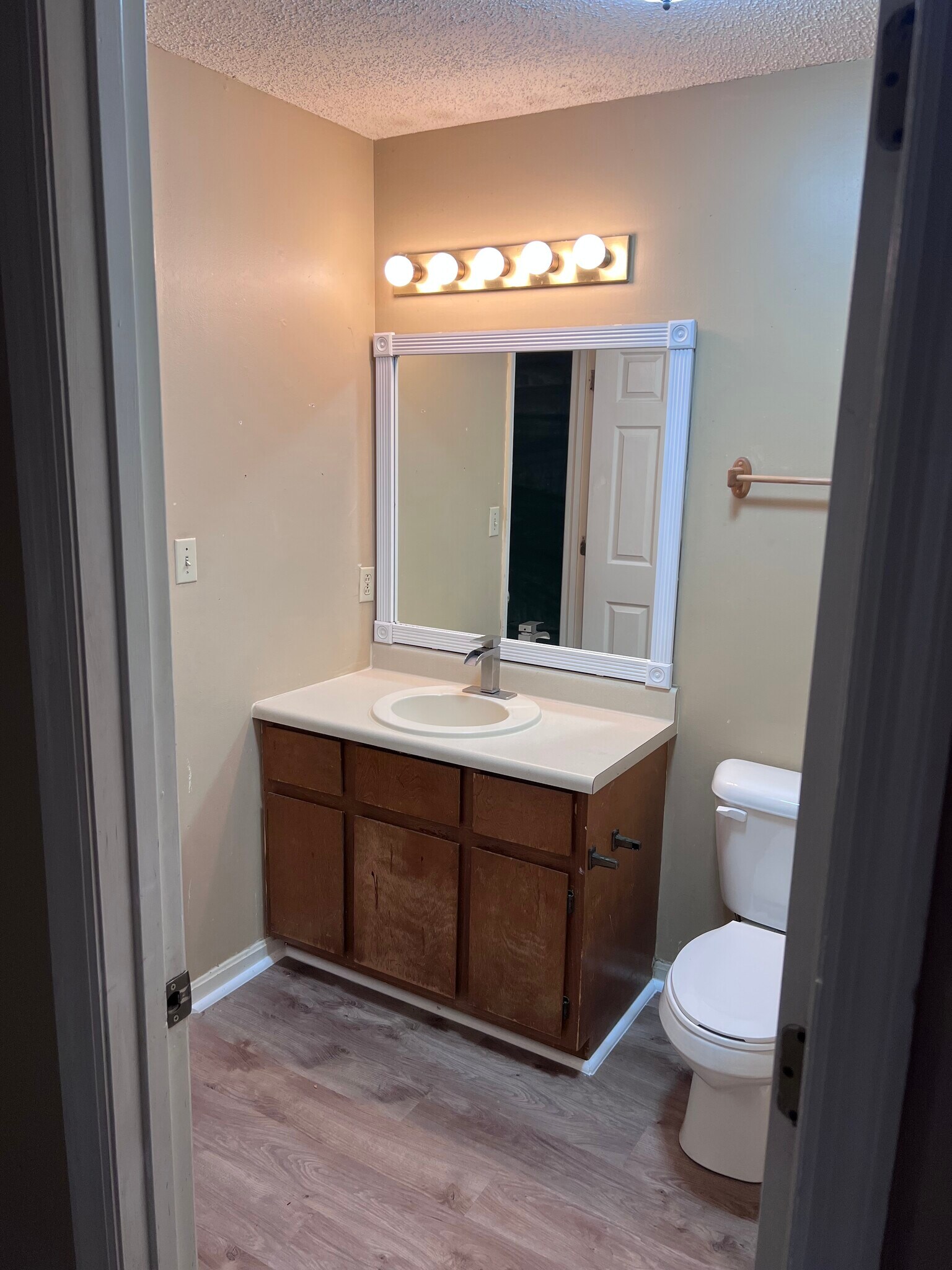 Building Photo - 103 Murdock Ln