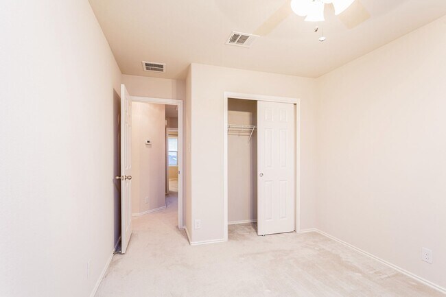 Building Photo - 3/BR 2.5/BA Cozy Two-Level Home with Fence...