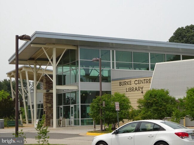 Building Photo - 5801 Cove Landing Rd