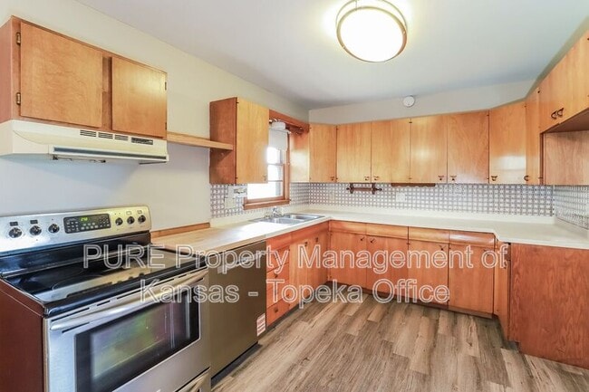 Building Photo - 3445 SE 45th St