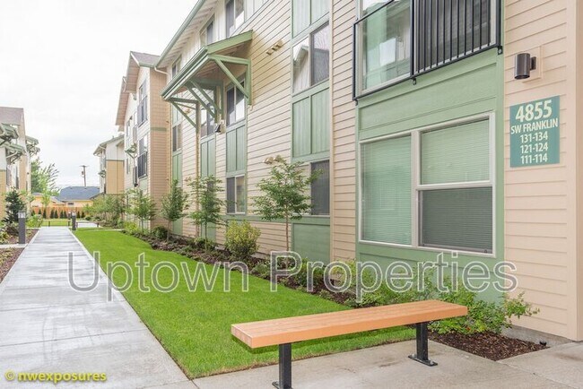 Building Photo - 4775 SW Franklin Ave