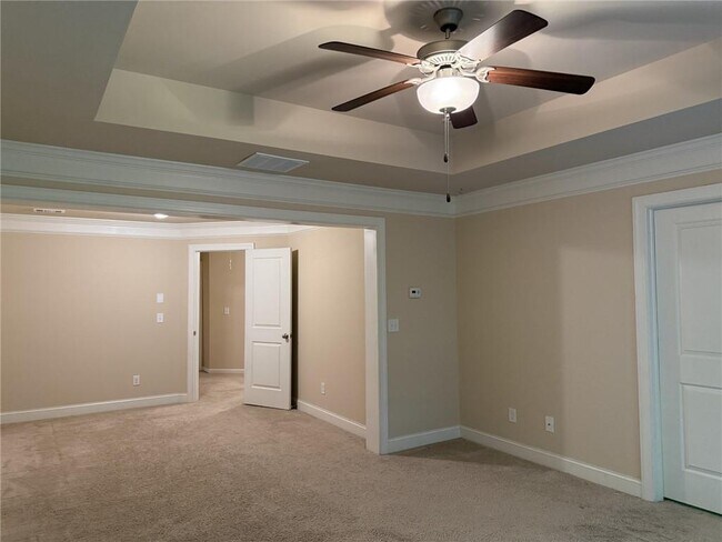 Building Photo - 3160 Cross Creek Dr
