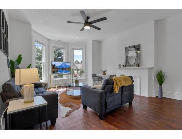 Building Photo - The Artist's Apt. | 2BR | Short North | +Parking