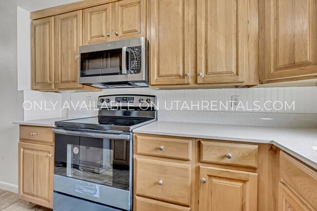 Building Photo - 955 S 100 W