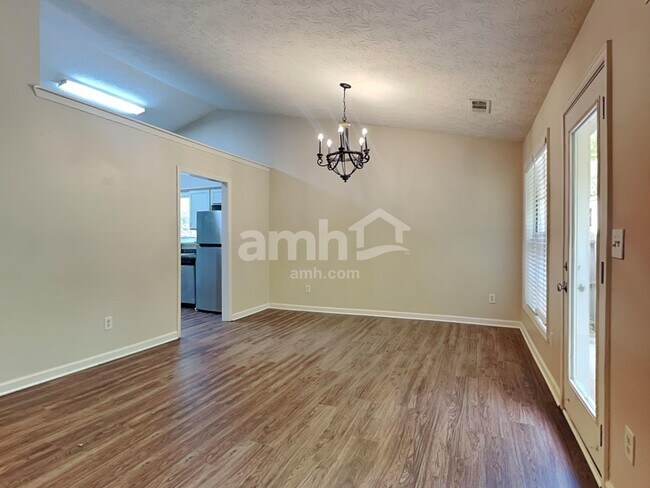 Building Photo - 3670 Sugarbrook Dr