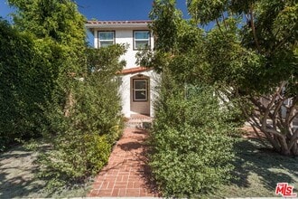 Building Photo - 3226 Hutchison Ave
