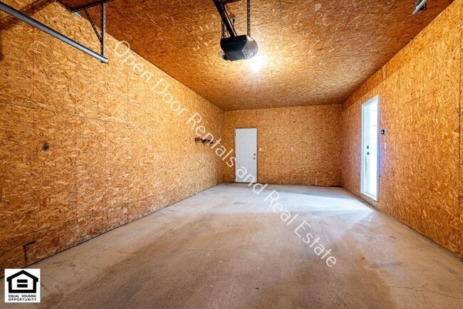 Building Photo - 15012 Tally Ho Dr