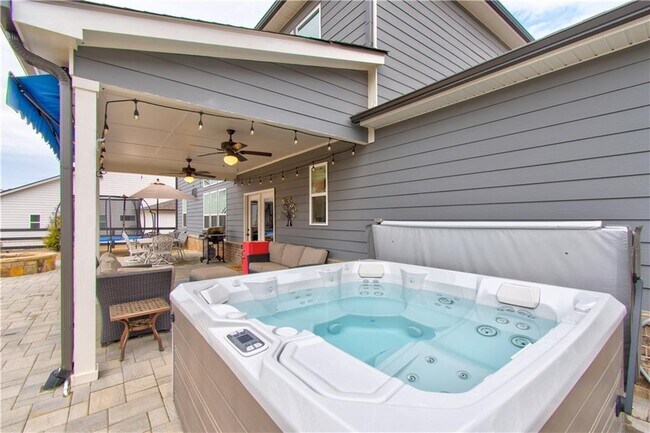 Building Photo - 409 Carmichael Cir