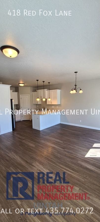 Building Photo - 418 Redfox Ln