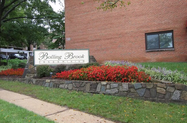 Building Photo - 3240 S 28th St
